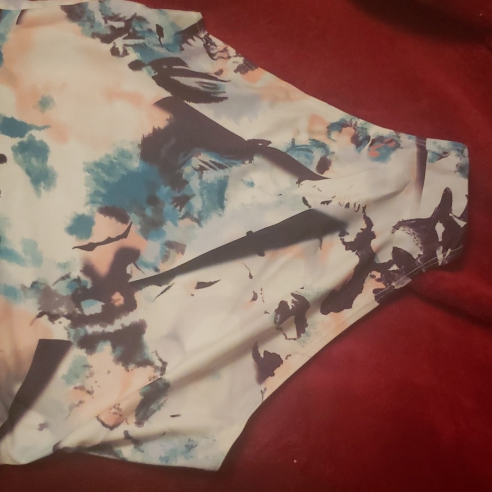 Swimsuit - Picture 3 of 4